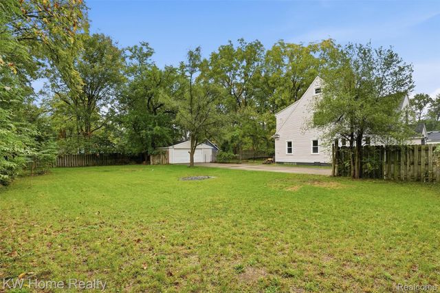 21130 Seminole Street, Southfield, MI 48033