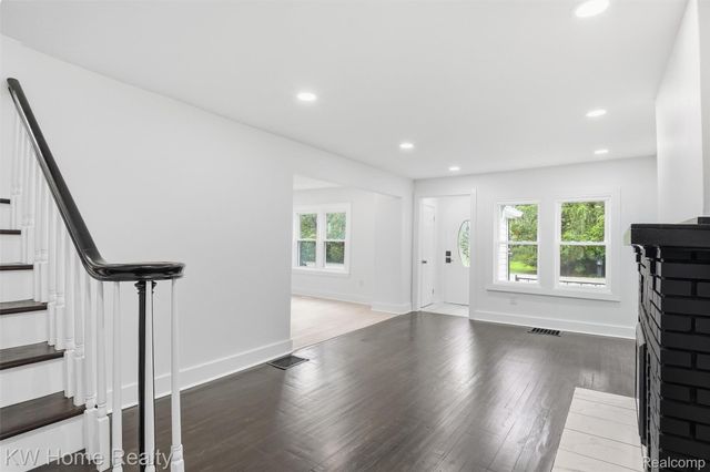 21130 Seminole Street, Southfield, MI 48033