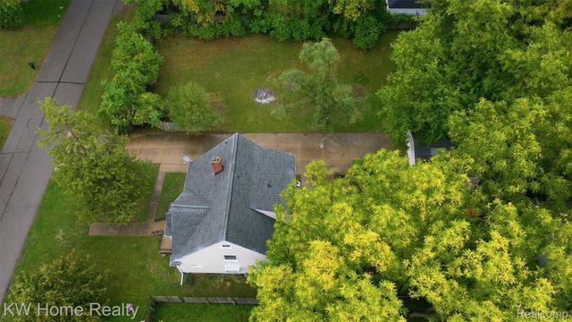 21130 Seminole Street, Southfield, MI 48033