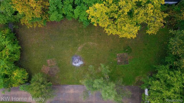 21130 Seminole Street, Southfield, MI 48033