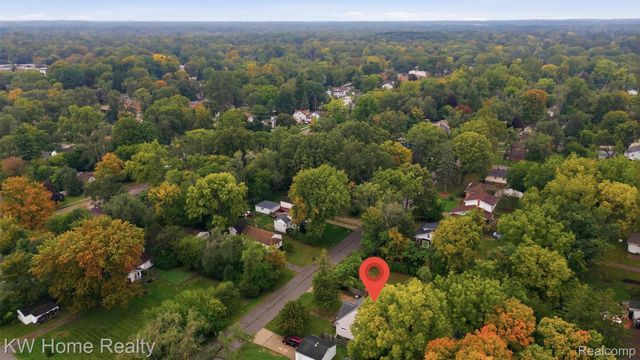 21130 Seminole Street, Southfield, MI 48033