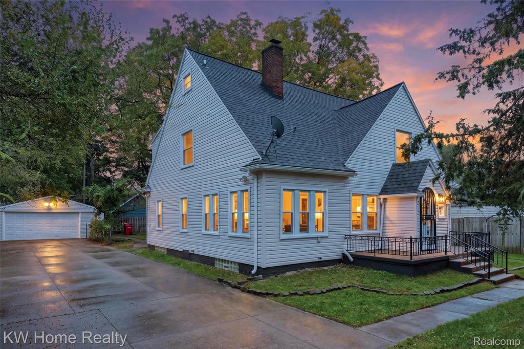 21130 Seminole Street, Southfield, MI 48033
