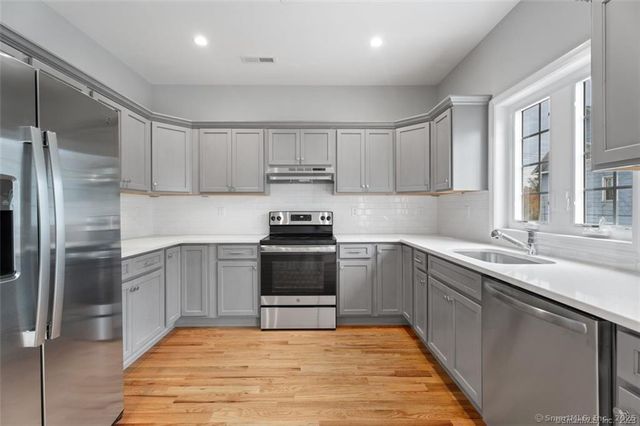 232 Columbus Avenue 1, New Haven, CT 06519