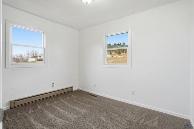 8024 BLUCKSBERG DR, Sturgis, SD 57785