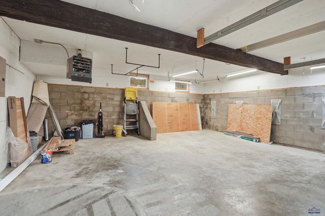 8024 BLUCKSBERG DR, Sturgis, SD 57785