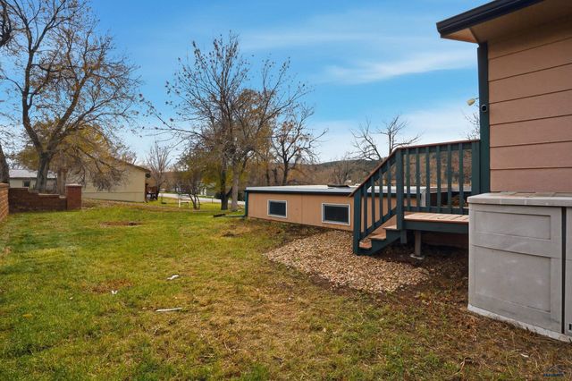 8024 BLUCKSBERG DR, Sturgis, SD 57785