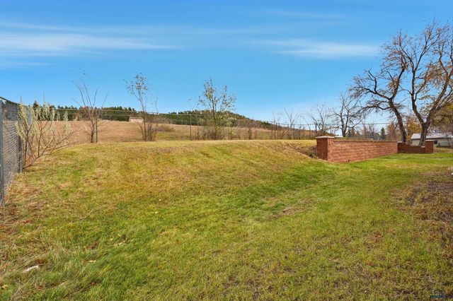 8024 BLUCKSBERG DR, Sturgis, SD 57785