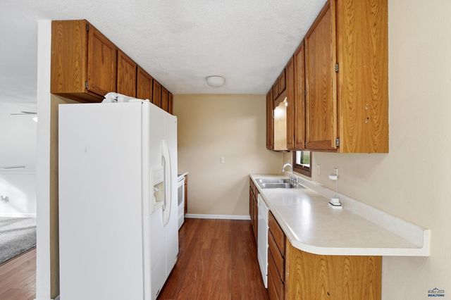 8024 BLUCKSBERG DR, Sturgis, SD 57785