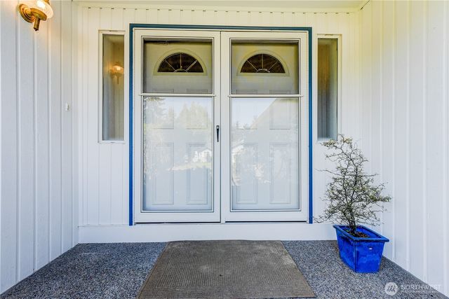 1301 S 236th Place, Des Moines, WA 98198