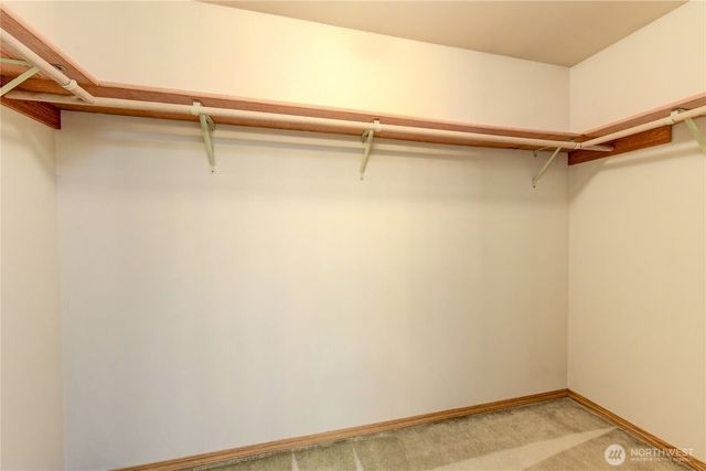 1301 S 236th Place, Des Moines, WA 98198