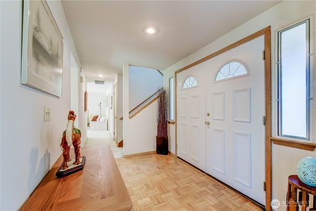 1301 S 236th Place, Des Moines, WA 98198