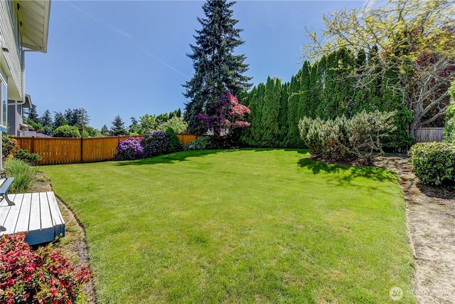 1301 S 236th Place, Des Moines, WA 98198