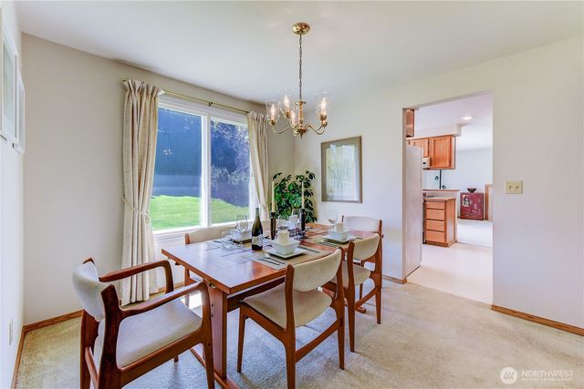 1301 S 236th Place, Des Moines, WA 98198