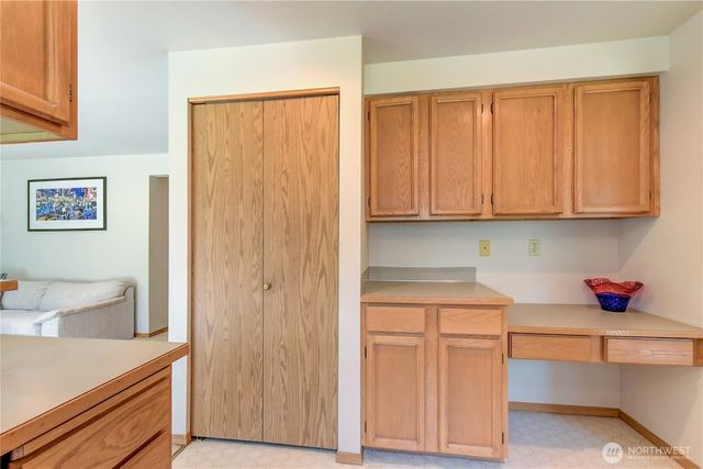 1301 S 236th Place, Des Moines, WA 98198