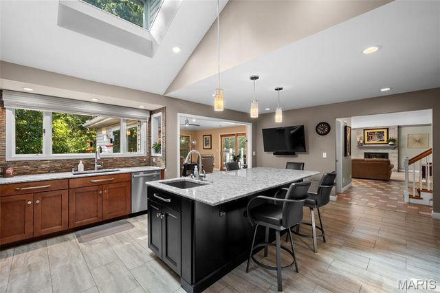 5818 Marromet Court, St Louis, MO 63128
