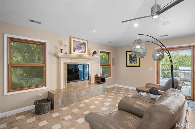 5818 Marromet Court, St Louis, MO 63128