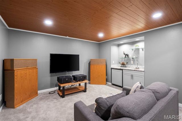 5818 Marromet Court, St Louis, MO 63128