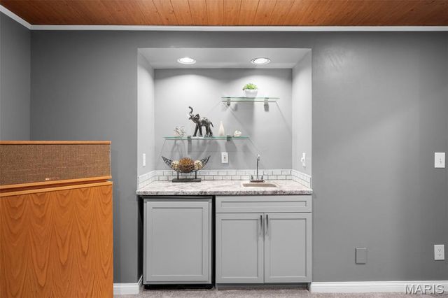 5818 Marromet Court, St Louis, MO 63128
