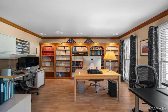 5818 Marromet Court, St Louis, MO 63128