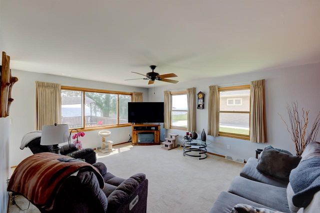 28 LAKE STREET, Oshkosh, WI 54901