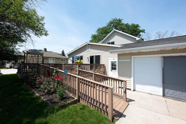 28 LAKE STREET, Oshkosh, WI 54901
