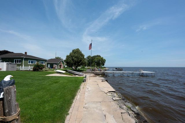 28 LAKE STREET, Oshkosh, WI 54901