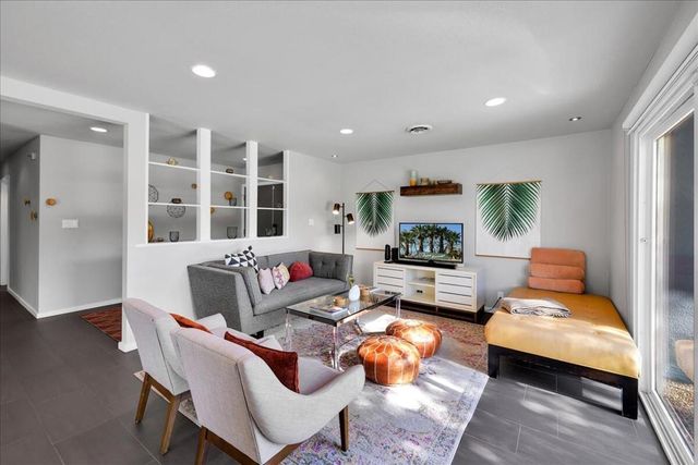 2109 E Paseo Gracia, Palm Springs, CA 92262