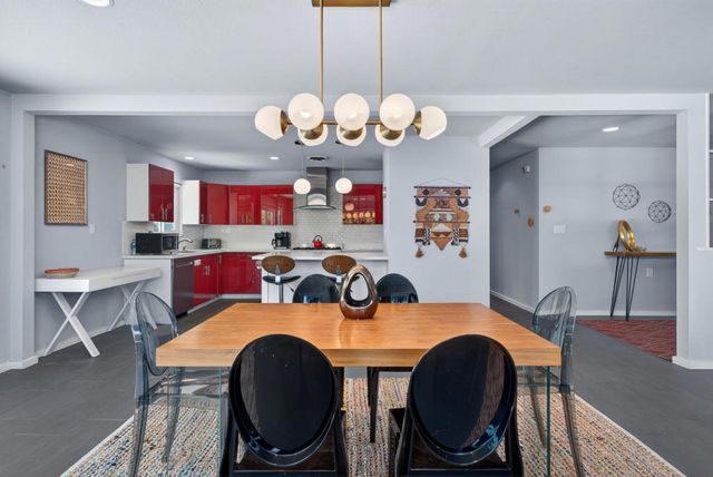 2109 E Paseo Gracia, Palm Springs, CA 92262