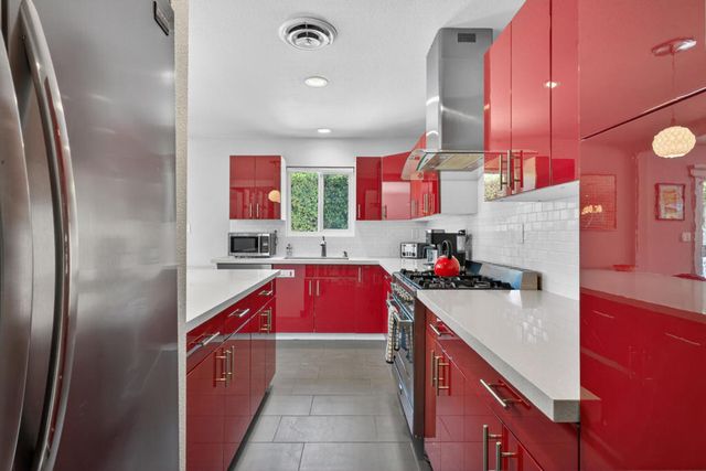 2109 E Paseo Gracia, Palm Springs, CA 92262