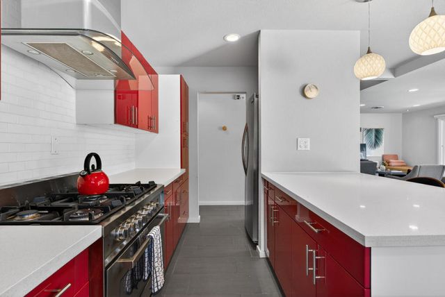2109 E Paseo Gracia, Palm Springs, CA 92262