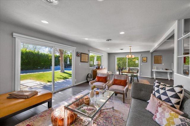 2109 E Paseo Gracia, Palm Springs, CA 92262