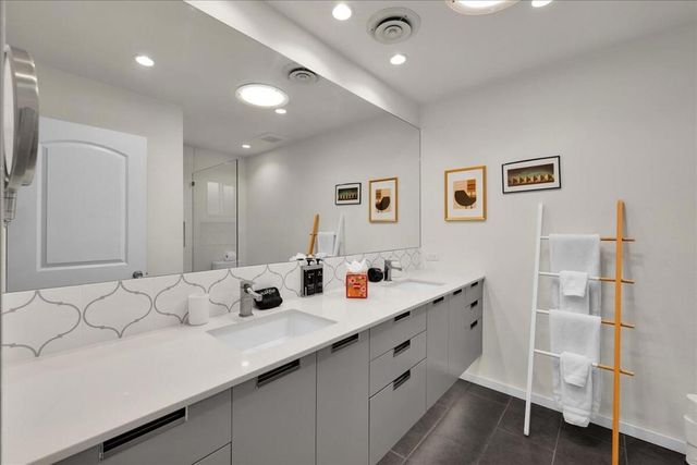 2109 E Paseo Gracia, Palm Springs, CA 92262