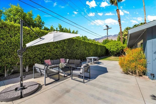 2109 E Paseo Gracia, Palm Springs, CA 92262