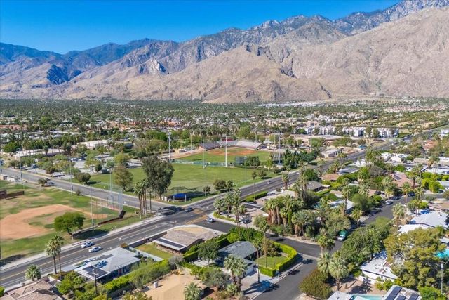2109 E Paseo Gracia, Palm Springs, CA 92262