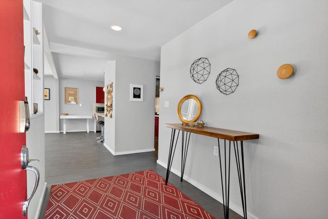 2109 E Paseo Gracia, Palm Springs, CA 92262