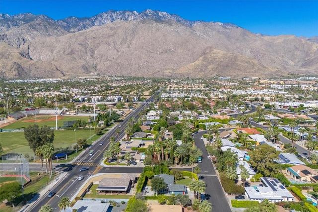 2109 E Paseo Gracia, Palm Springs, CA 92262