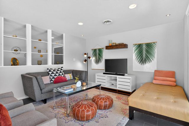 2109 E Paseo Gracia, Palm Springs, CA 92262
