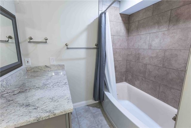 498 Carleton Drive, Sugarcreek Twp, OH 45440