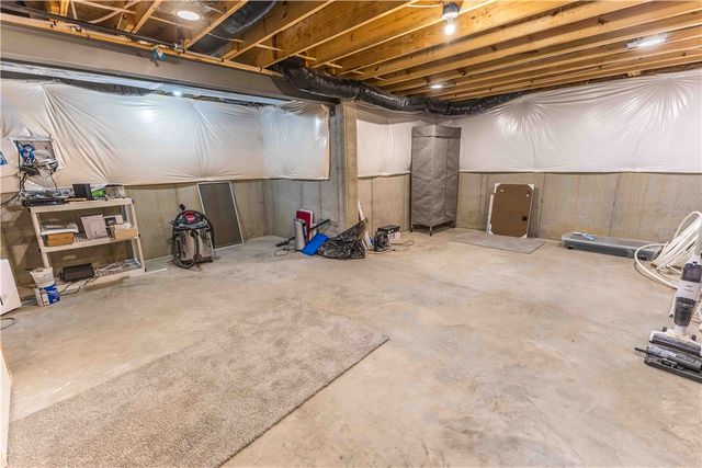 498 Carleton Drive, Sugarcreek Twp, OH 45440