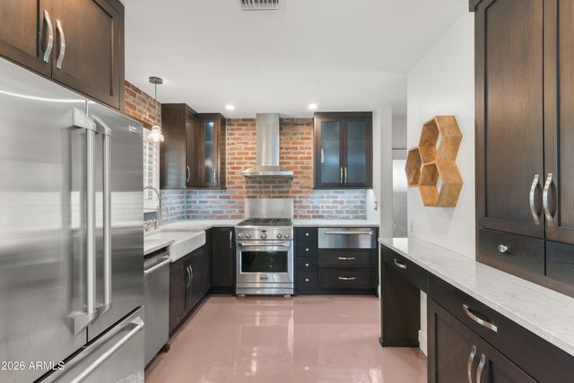 526 W WINDSOR Avenue, Phoenix, AZ 85003