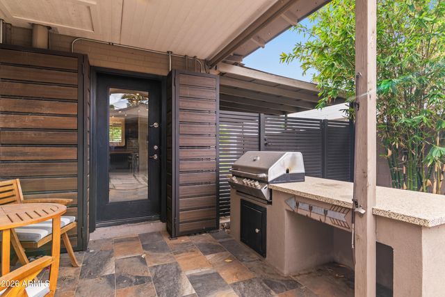 526 W WINDSOR Avenue, Phoenix, AZ 85003