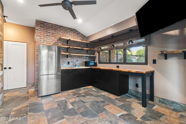 526 W WINDSOR Avenue, Phoenix, AZ 85003