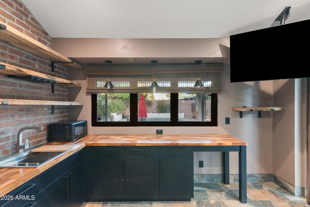 526 W WINDSOR Avenue, Phoenix, AZ 85003