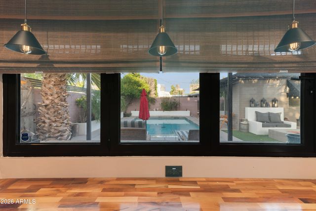 526 W WINDSOR Avenue, Phoenix, AZ 85003