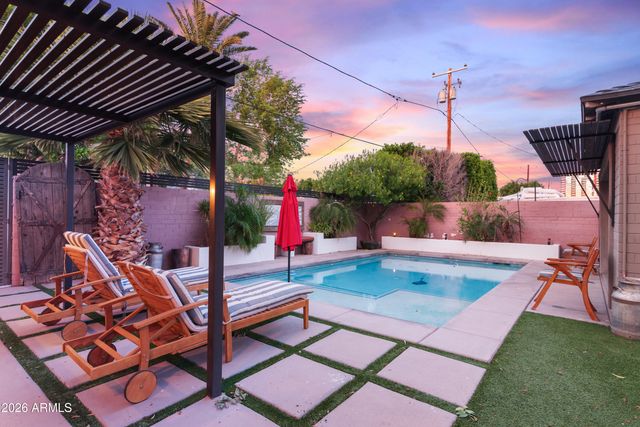 526 W WINDSOR Avenue, Phoenix, AZ 85003