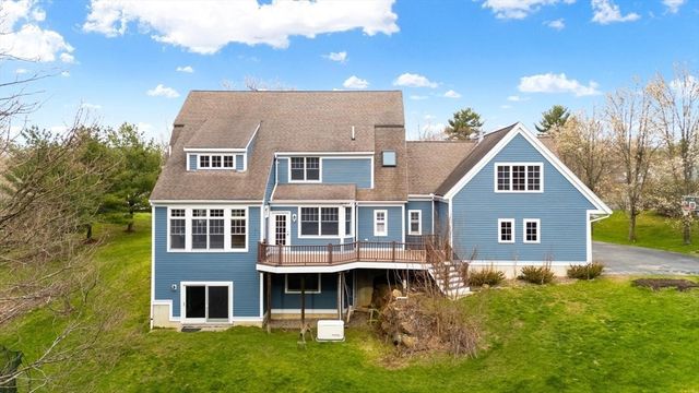 120 Cricket Ln, North Andover, MA 01845