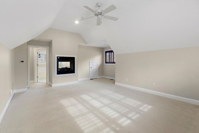 120 Cricket Ln, North Andover, MA 01845
