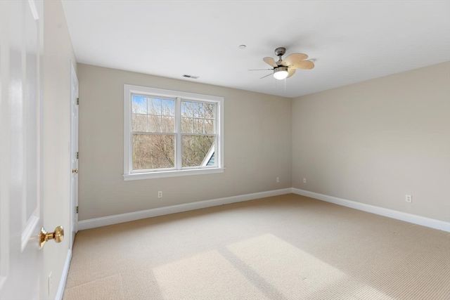 120 Cricket Ln, North Andover, MA 01845