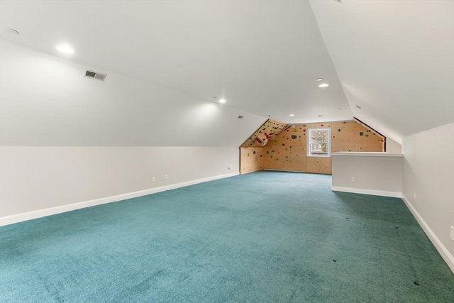120 Cricket Ln, North Andover, MA 01845