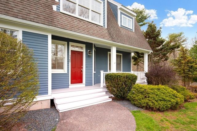 120 Cricket Ln, North Andover, MA 01845